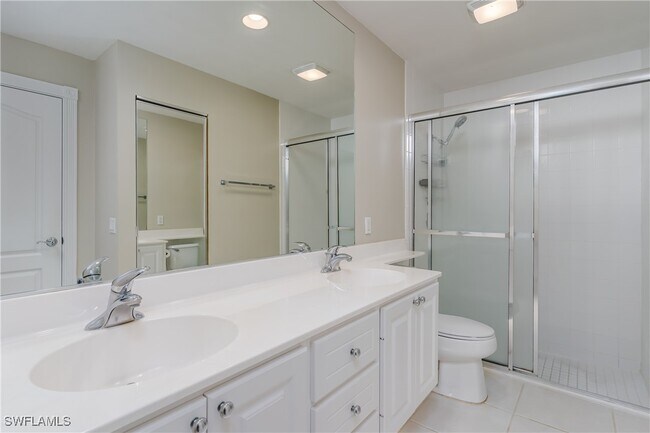 Building Photo - 4949 Kingston Way