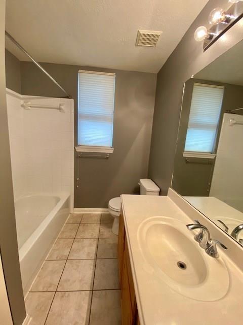 Building Photo - 3215 Worthington Dr