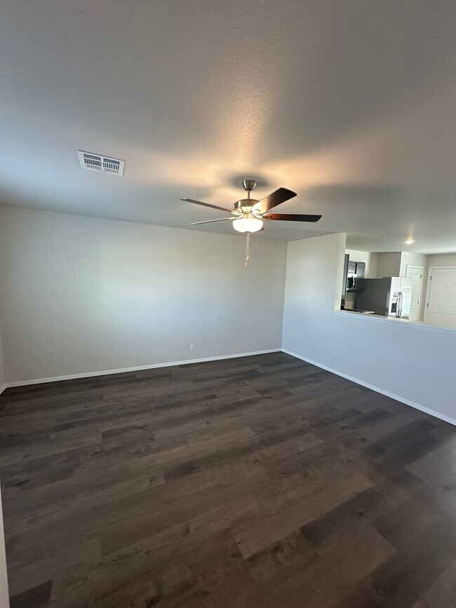 Building Photo - Preleasing Now Through 8/29! — Don’t Miss This Modern 3 Bed / 2 Bath Home in Claremore!