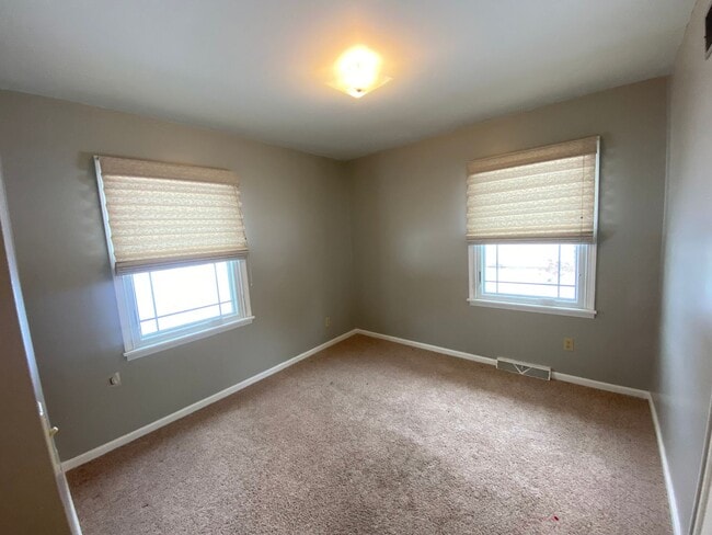 Building Photo - Home for the Holidays!! -TSC school