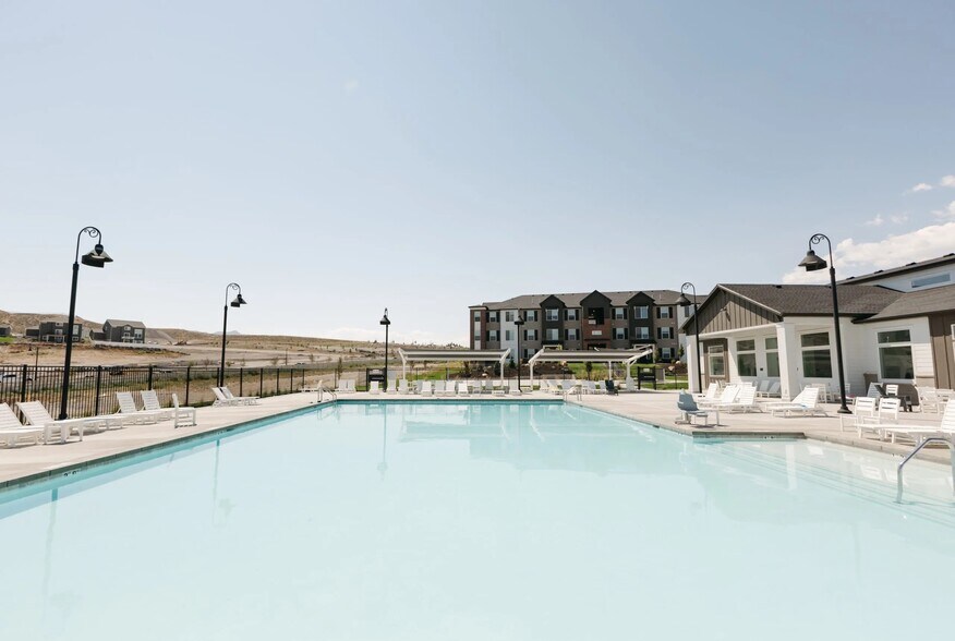 Building Photo - 874 N Hemsworth Way