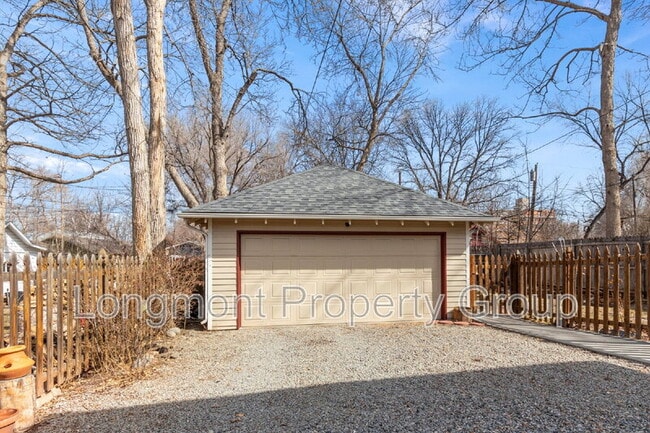 Building Photo - 632 Bross St