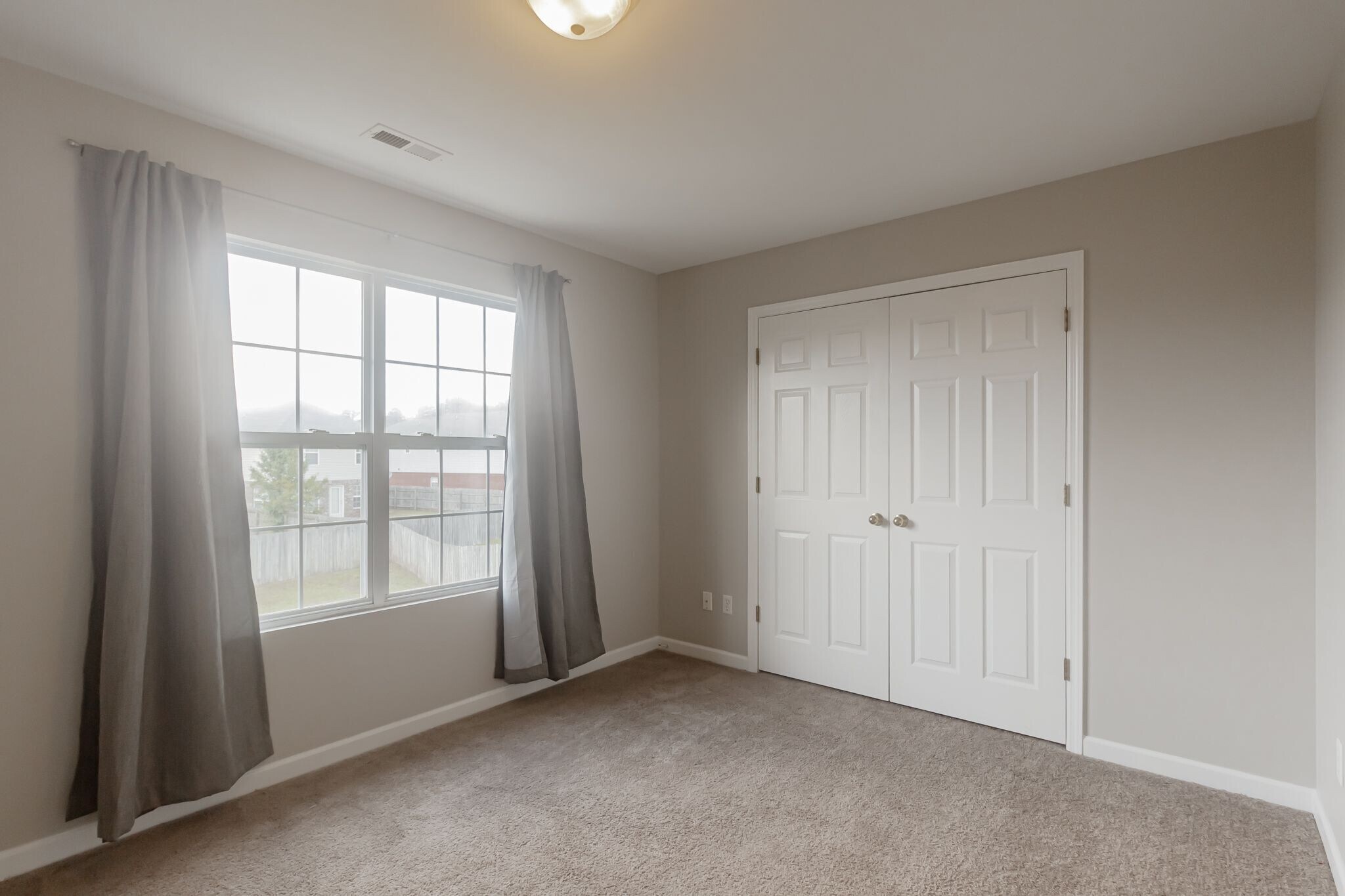 Building Photo - 125 Cloverwood Dr SW