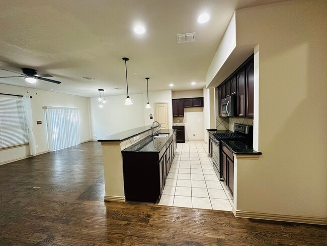 Building Photo - 2249 Salado Dr