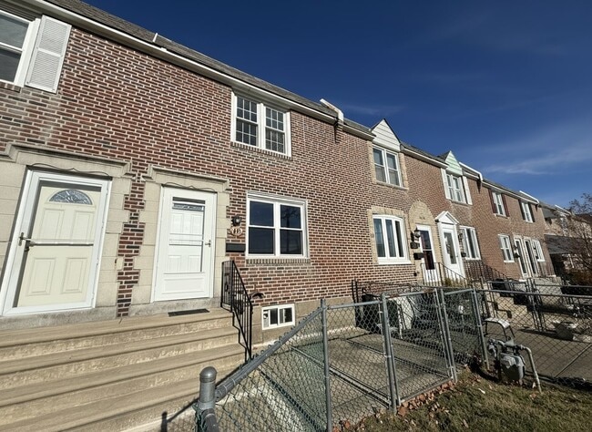 Building Photo - 119 W Madison Ave