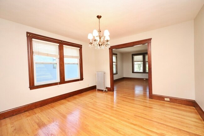 Building Photo - 360 Walden St