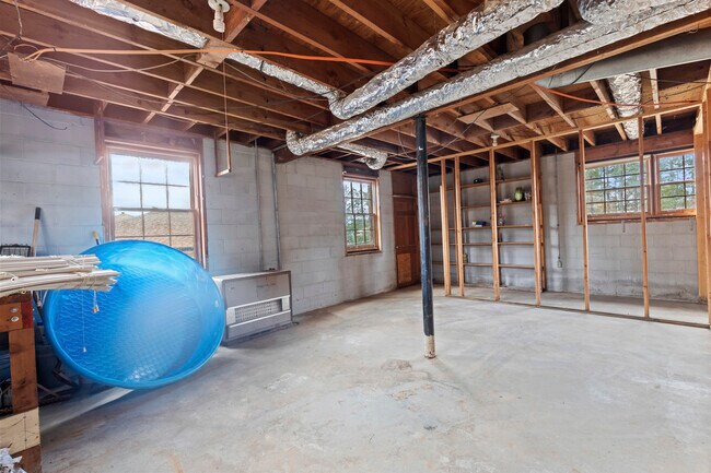 Building Photo - 3727 Calmer Cir