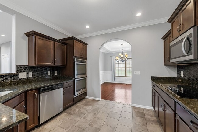 Building Photo - Pet Friendly Four Bedroom!