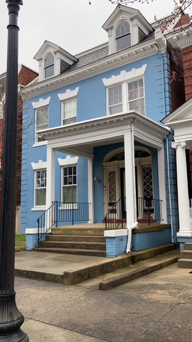 Primary Photo - 2611 W Grace St