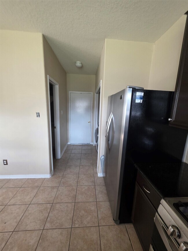 Building Photo - 14407 Keystone Green Dr