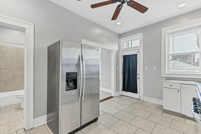 Building Photo - Huge Renovated 1 Bedroom SFD in South Tower Grove