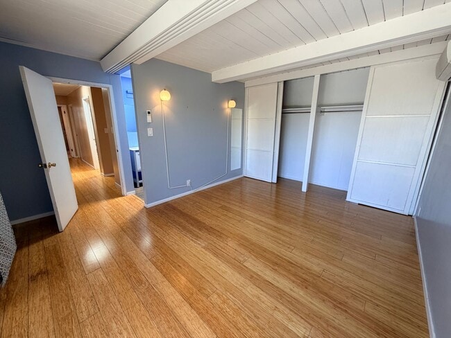 Building Photo - San Mateo 4Bed/2Ba Eichler Home with Putting Green, Vegetable Garden & Designer Finishes