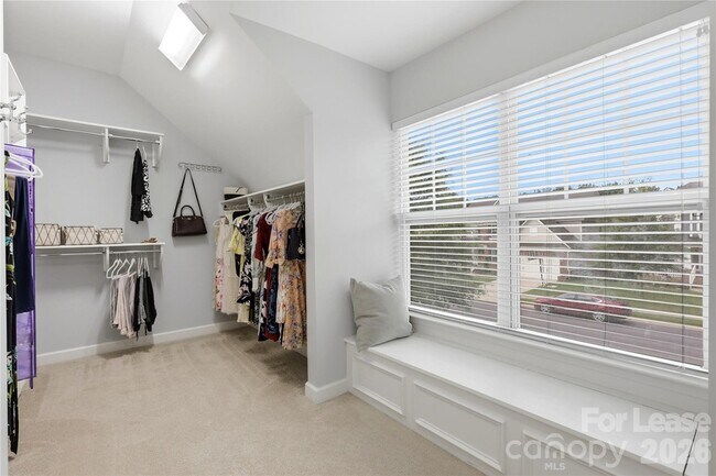 Building Photo - 5401 Meadowcroft Way