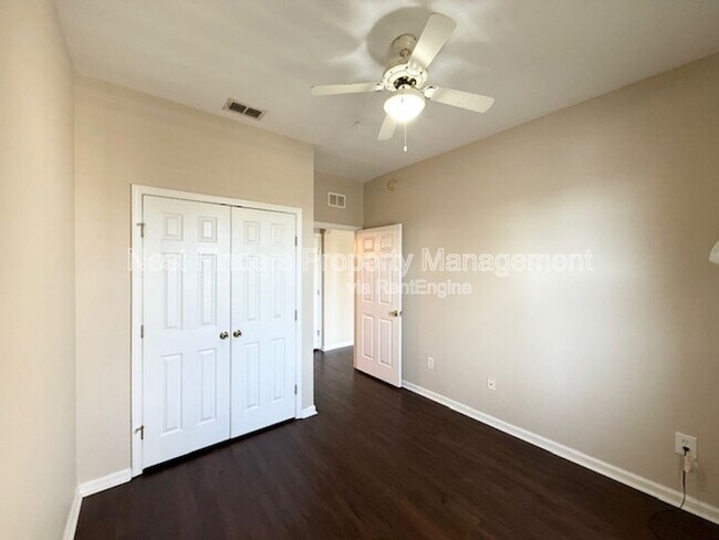 Building Photo - 7801 Point Meadows Dr