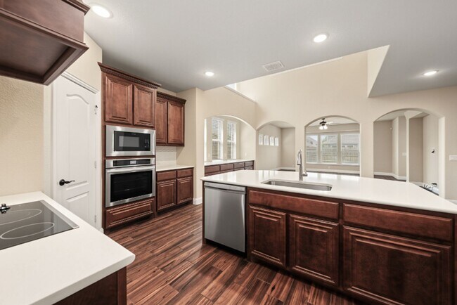 Building Photo - 504 Ridgewater Trail