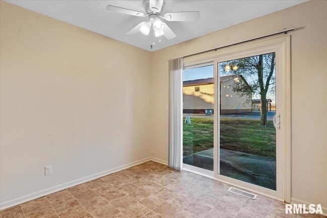 Building Photo - 3 Sundowner Ln