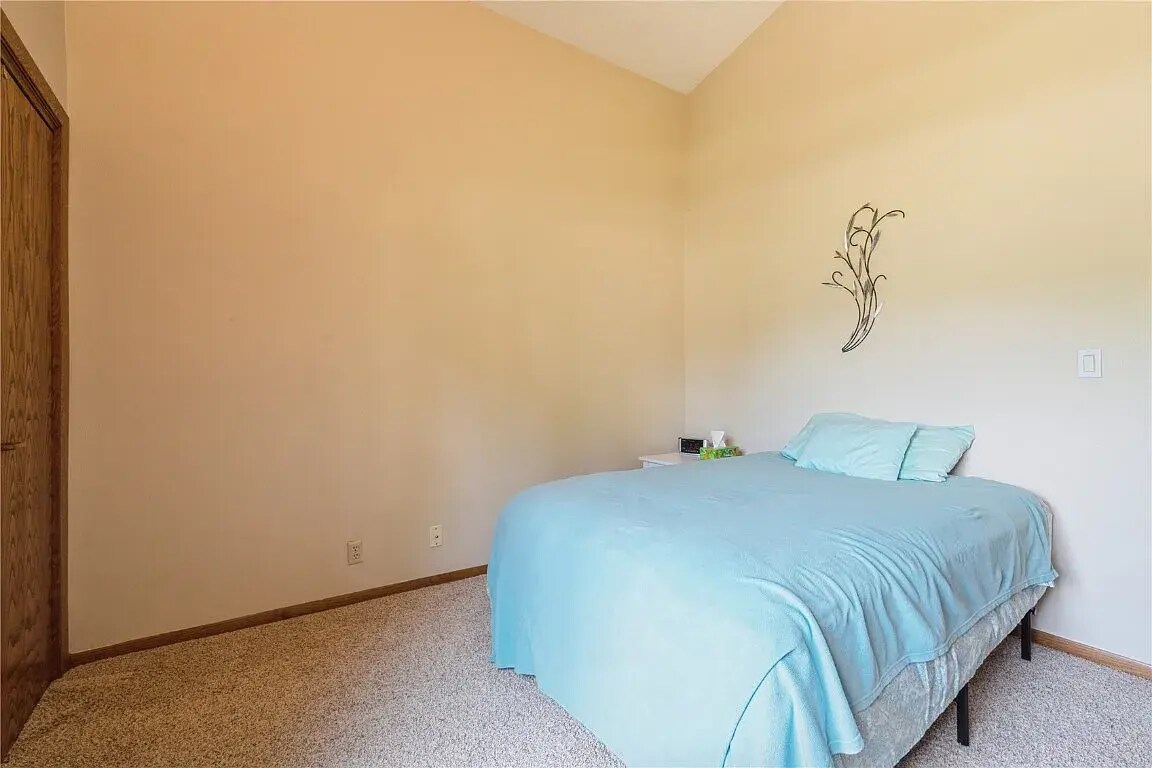 Building Photo - 3720 Timberline Dr NE