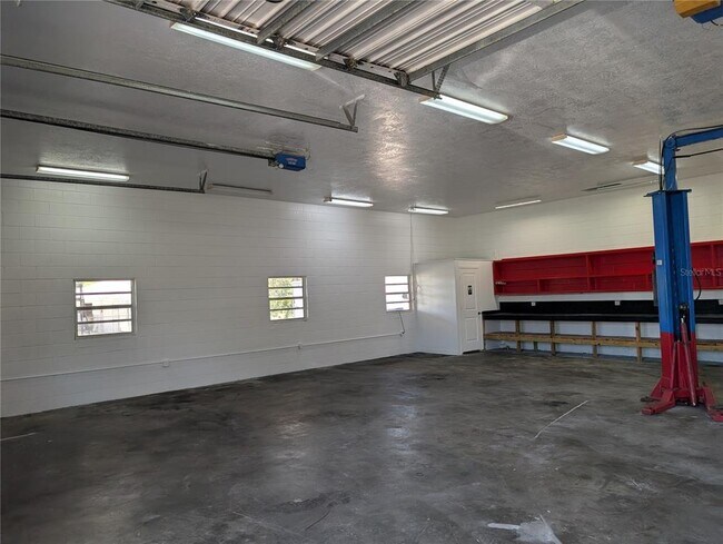 Building Photo - 36320 Grassy Hill Ln