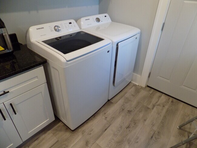 Building Photo - BCR 2672 South 12th Street-