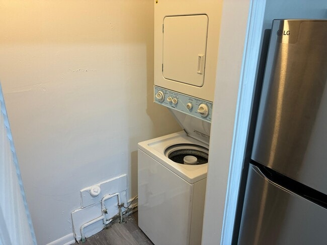 Building Photo - Roberton