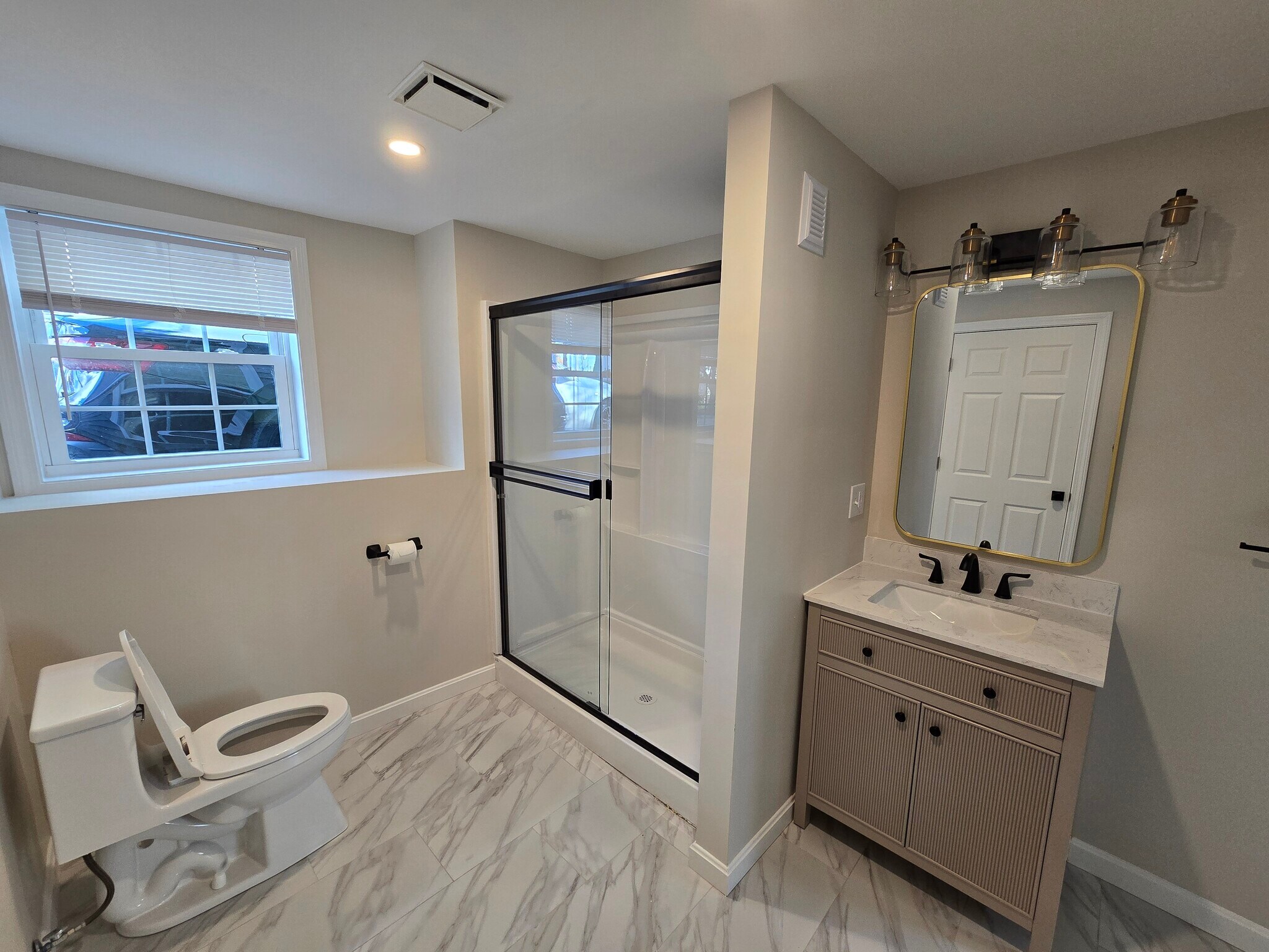 Building Photo - 27 Douglas Ave