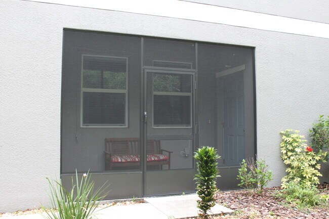 Building Photo - 10537 Lake Montauk Dr