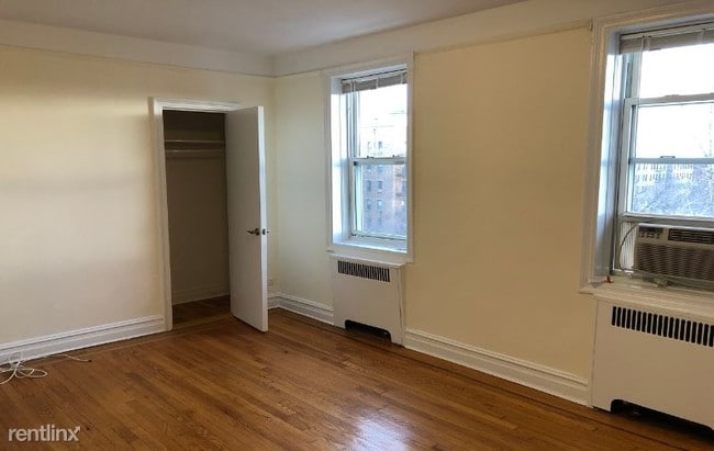 Building Photo - 4116 47th Ave