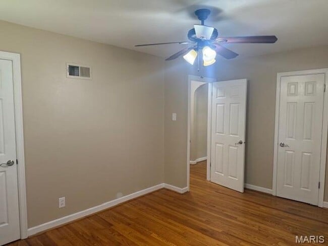 Building Photo - 1142 Bluegrass Dr