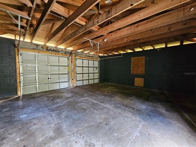 Building Photo - 1516 Holly Rd
