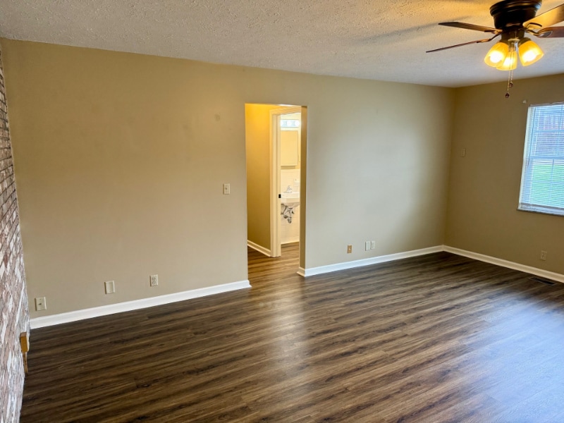 Building Photo - 515 Monroe Ave