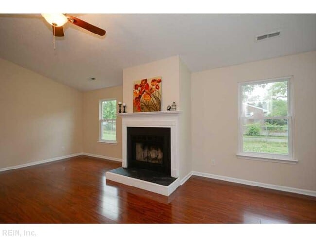 Building Photo - 5212 Kennebeck Ave