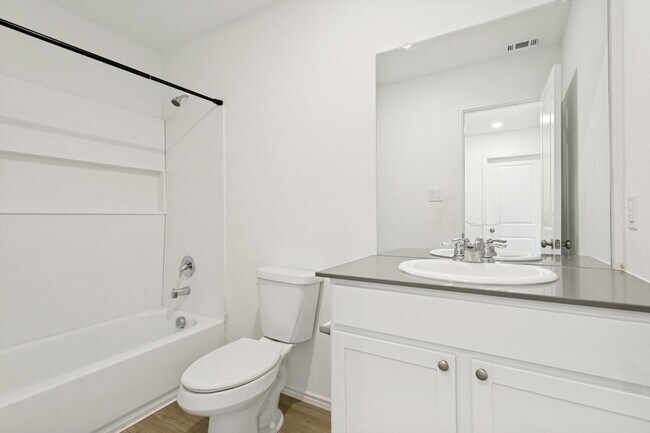 Building Photo - Modern 4-Bedroom Home Near Lackland AFB