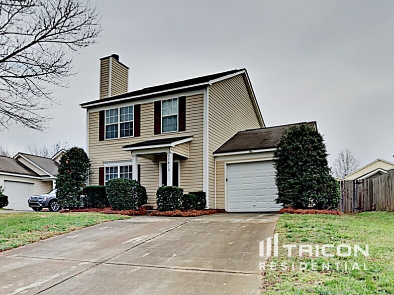 Primary Photo - 11810 Stewarts Crossing Dr