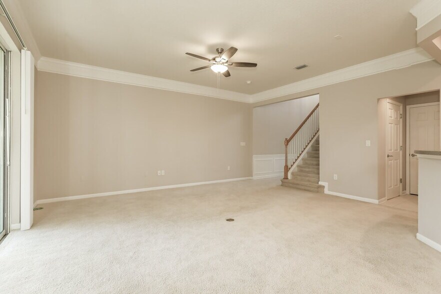 Building Photo - 6499 White Flower Ct