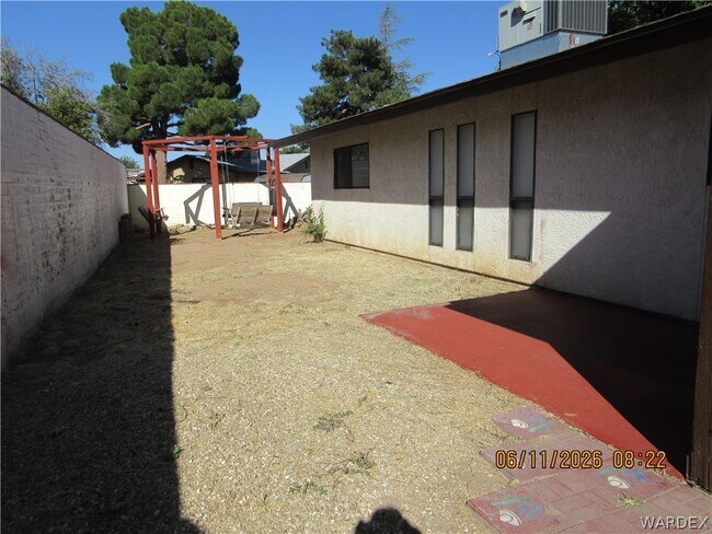 Building Photo - 2671 Sierra Ln