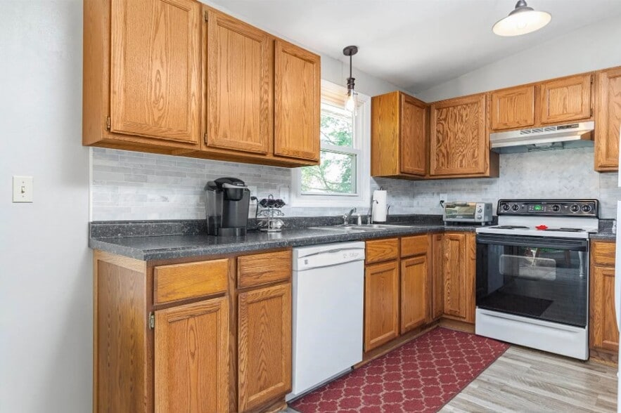 Kitchen - W5881 Manitowoc Rd