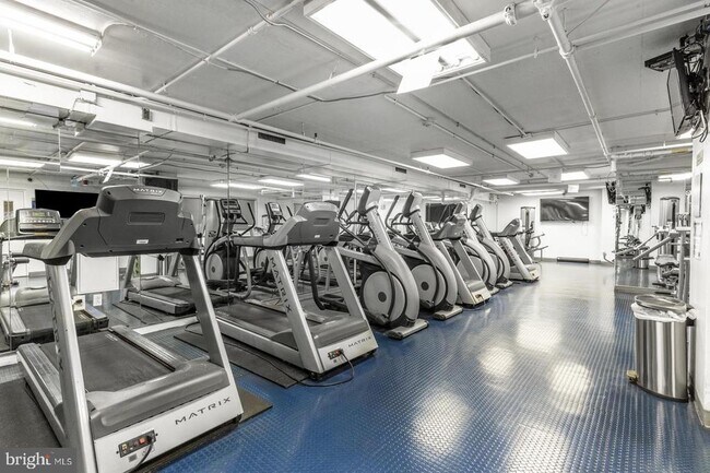 Building Photo - 2101 Chestnut St