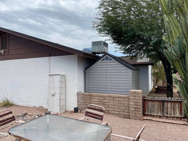 Building Photo - 8473 E Pierce St