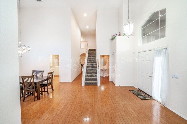 Building Photo - 3655 Shandin Dr