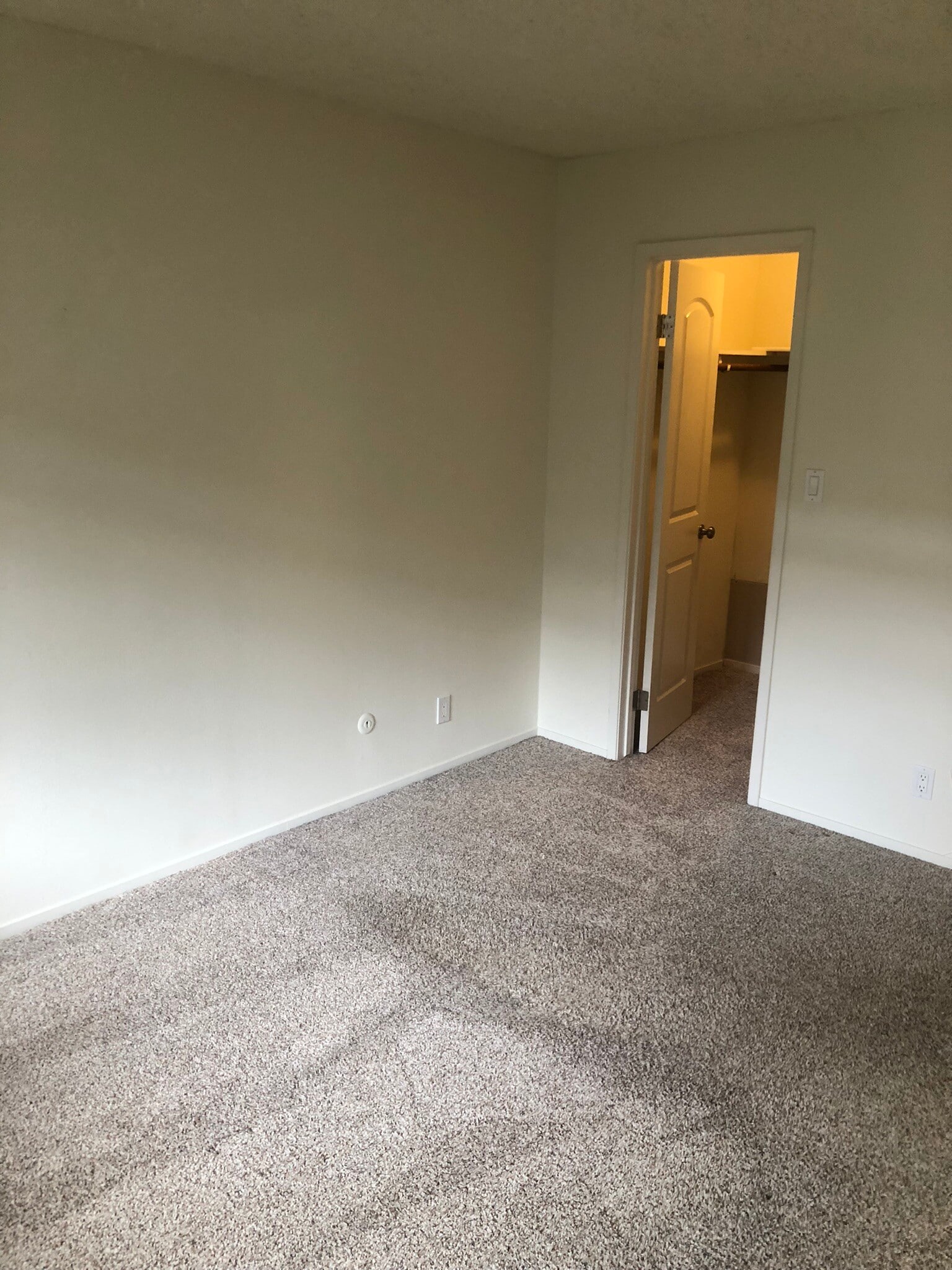 Building Photo - 100 Kinross Dr