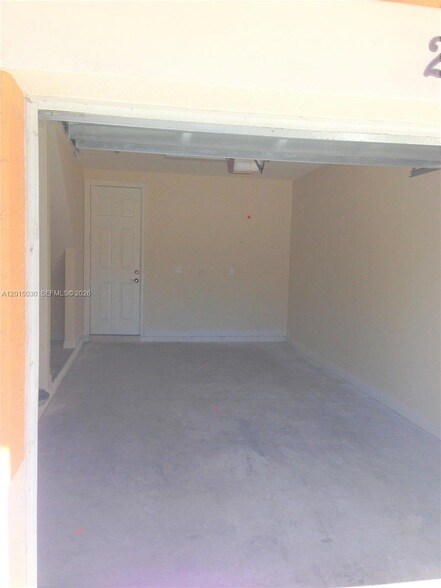 Building Photo - 690 Amador Ln