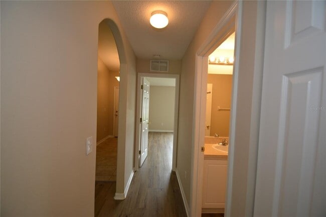 Building Photo - 20 Wheeler Ln