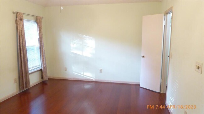 Building Photo - 9402 Towerstone Dr