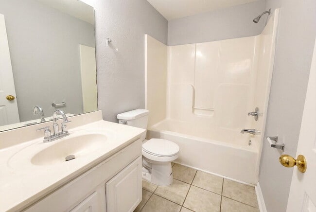 Building Photo - 385 Brookview Dr