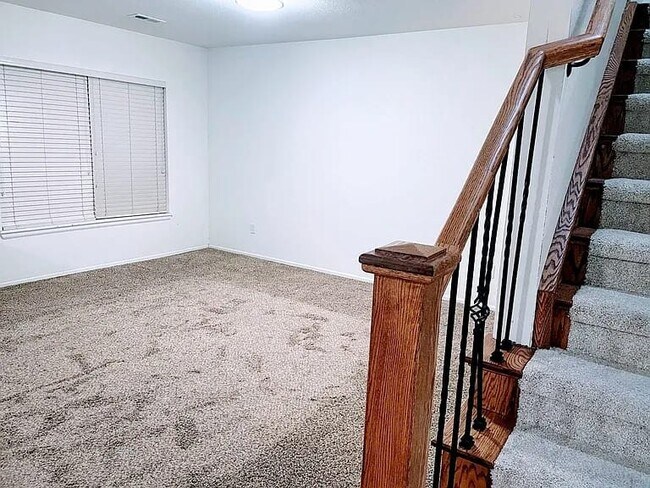 Building Photo - 12833 Mayfair Way