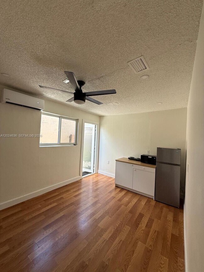 Building Photo - 531 SW 89th Ct