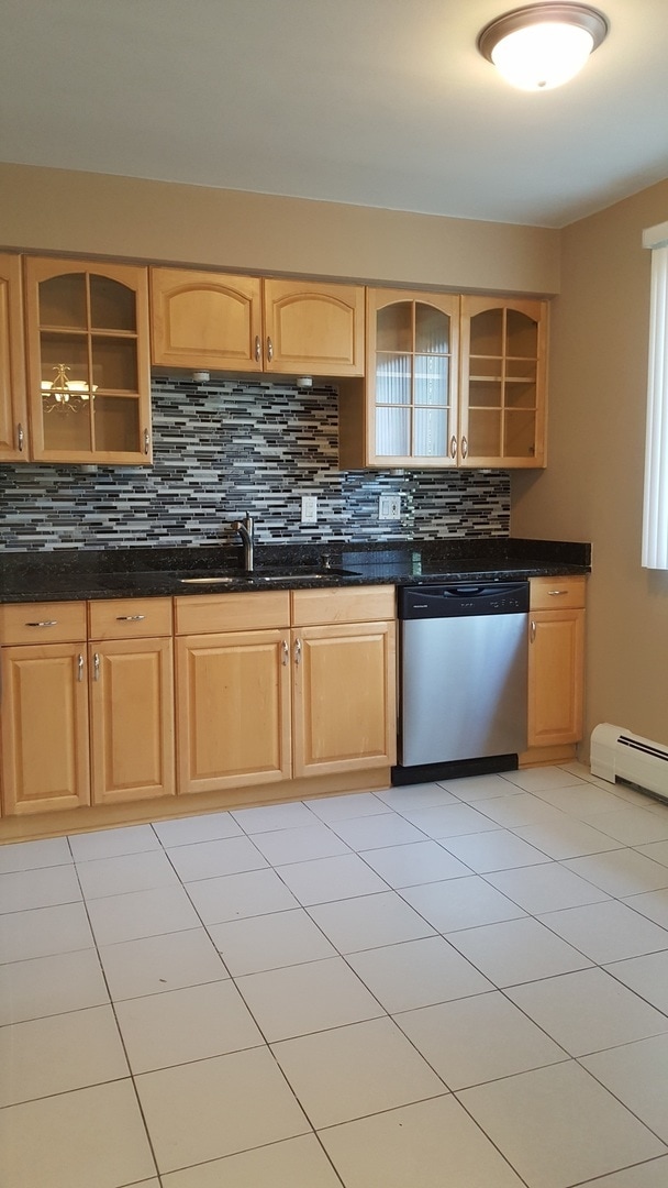 Building Photo - 10440 Mason Ave