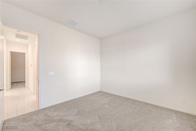 Building Photo - 555 Jerry Bird Ct