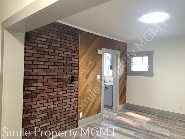 Building Photo - 5312 SE 92nd Ave
