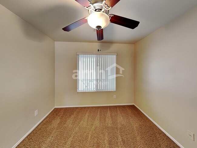 Building Photo - 11337 W Lincoln St